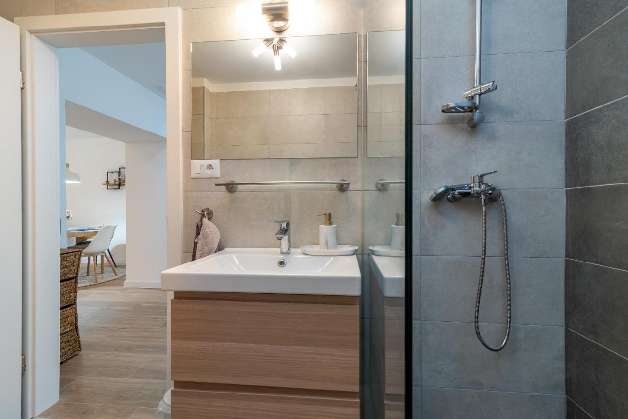 Apartman Benzon Vranjic - 4 Zvjezdice Ngoại thất bức ảnh
